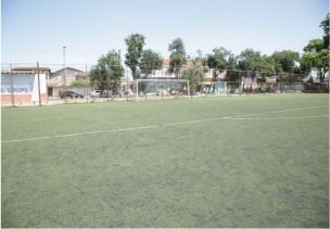 Campo de futebol gramado reformado com emendas da vereadora.
