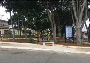 Restauração e revitalização de várias praças na Zona Leste.